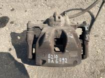 Суппорт тормозной Toyota Corolla E210 E210 2018- Перед. Лев.