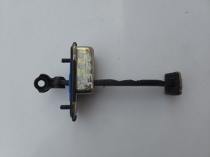 Ограничитель двери Kia Sportage QL 2015-2021 Перед. Прав.