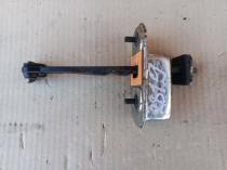 Ограничитель двери Hyundai Tucson TL 2015-2021 Перед. Лев.