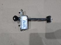 Ограничитель двери Hyundai Tucson TL 2015-2021 Перед. Лев.