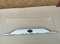 Накладка двери багажника Toyota RAV4 50 XA50 2018-2023 Задн. 