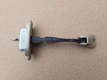 Ограничитель двери Mitsubishi Outlander 3 GF 2012-2021 Перед. Лев.