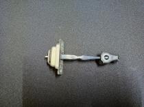 Ограничитель двери Nissan Qashqai J11 2013-2022 Задн. Лев.