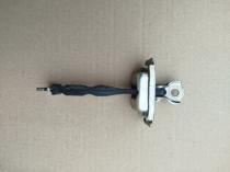 Ограничитель двери Mitsubishi Outlander 3 GF 2012-2021 Перед. Лев.