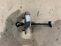 Ограничитель двери Kia Sportage QL 2015-2021 Задн. Лев.