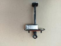 Ограничитель двери Kia Sportage QL 2015-2021 Задн. Прав.