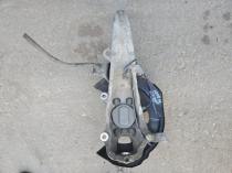 Кулак поворотный Infiniti Q50 V37 2013- Перед. Прав.