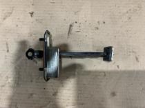 Ограничитель двери Kia Sportage QL 2015-2021 Задн. Лев.