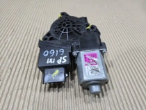 Мотор стеклоподъемника Kia Sportage QL 2015-2022 Перед. Прав.