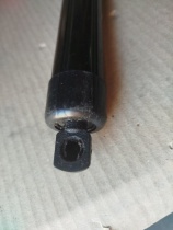 Амортизатор двери багажника Nissan X-TRAIL T32R 2013-2022 Задн. 