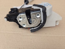 Замок боковой двери Hyundai Santa Fe 4 TM 2018-2024 Задн. Прав.