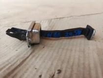 Ограничитель двери Nissan Qashqai J11 2013-2022 Перед. Прав.