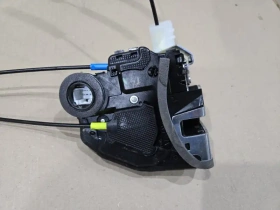 Замок двери Toyota C-HR MAXH10 2016-2023 Задн. Лев.