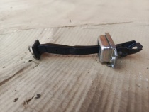 Ограничитель двери Nissan Qashqai J11 2013-2022 Перед. Прав.