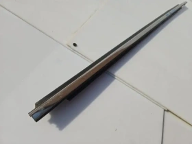 Бархотка двери Mitsubishi Outlander 3 GF 2012-2021 Перед. Лев.