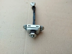 Ограничитель двери Toyota C-HR MAXH10, NGX10,50, ZGX10 2019 Перед. Лев.