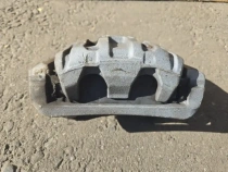 Суппорт тормозной Honda CRV 5 RW 2016- Перед. Лев.