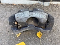 Суппорт тормозной Lexus UX MZAA10L MZAH10L 2018- Перед. Прав.