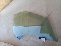 Стекло двери Infiniti Q50 V37 2013-2023 Перед. Прав.