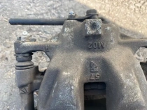 Суппорт тормозной Toyota Corolla E210 E210 2018- Перед. Прав.