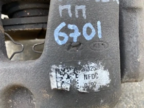 Суппорт тормозной Kia Stinger J5 2017- Перед. 