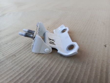 Петля двери багажника Lexus NX AYZ10L AYZ15L ZGZ10L ZGZ15L 2014-2021 Задн. 