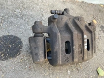 Суппорт тормозной Mitsubishi Outlander 3 GF 2012-2023 Перед. Прав.