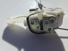 Замок двери Mitsubishi Outlander 3 GF 2012-2021 Перед. Лев.