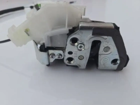 Замок двери Toyota C-HR MAXH10, NGX10,50, ZGX10 2019 Задн. Лев.