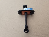 Ограничитель двери Kia Sportage QL 2015-2021 Задн. Лев.