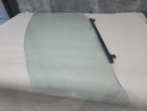 Стекло двери Toyota Prius 4 XW50 2015-2023 Перед. Лев.