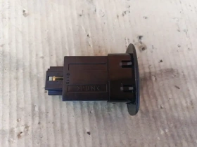 Кнопка открывания багажника Mitsubishi Outlander 3 GF 2015-2023 Задн. 