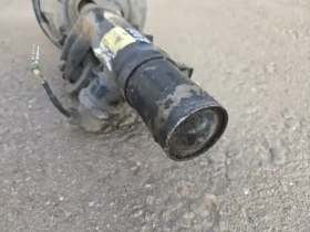 Амортизатор подвески Kia Stinger J5 2017- Перед. Прав.