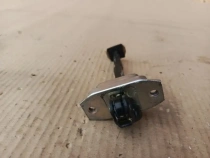 Ограничитель двери Nissan Qashqai J11 2013-2022 Задн. Лев.