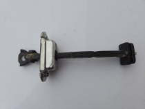 Ограничитель двери Toyota Corolla E210 MZEH12, NRE210, ZWE211 2018-2023 Задн. Лев.