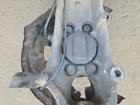 Кулак поворотный Infiniti Q50 V37 2013- Перед. Лев.