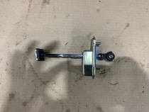 Ограничитель двери Kia Sportage QL 2015-2021 Перед. Прав.