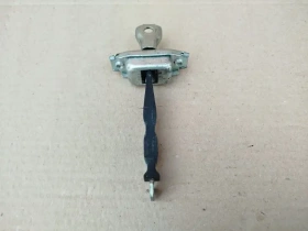 Ограничитель двери Mitsubishi Outlander 3 GF 2012-2021 Задн. Лев.