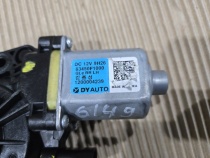 Мотор стеклоподъемника Kia Sportage QL 2015-2022 Задн. Лев.