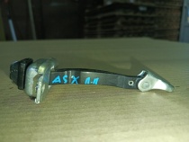 Ограничитель двери Mitsubishi ASX GA 2020-2023 Перед. Прав.