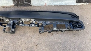 Торпедо Kia Stinger J5 2017-н.в.  