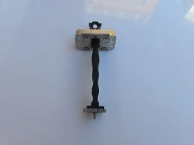 Ограничитель двери Infiniti Q50 V37 2017-2023 Задн. Лев.