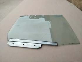 Стекло двери Toyota C-HR MAXH10, NGX10,50, ZGX10 2019 Задн. Прав.