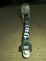 Ограничитель двери Toyota Camry 70 XV70 2017-2024 Перед. Прав.