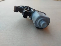 Мотор стеклоподъемника Kia Sportage QL 2015-2021 Перед. Прав.