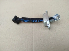 Ограничитель двери Mitsubishi Outlander 3 GF 2012-2021 Перед. Лев.