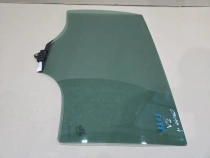 Стекло двери Kia Sportage QL 2015-2022 Задн. Лев.