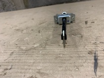 Ограничитель двери Toyota RAV4 50 XA50 2018-2023 Перед. Лев.