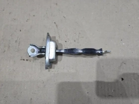 Ограничитель двери Mitsubishi Outlander 3 GF 2012-2022 Задн. Прав.