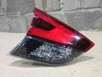 Фонарь Nissan X-TRAIL T32 2017-2022  Лев.